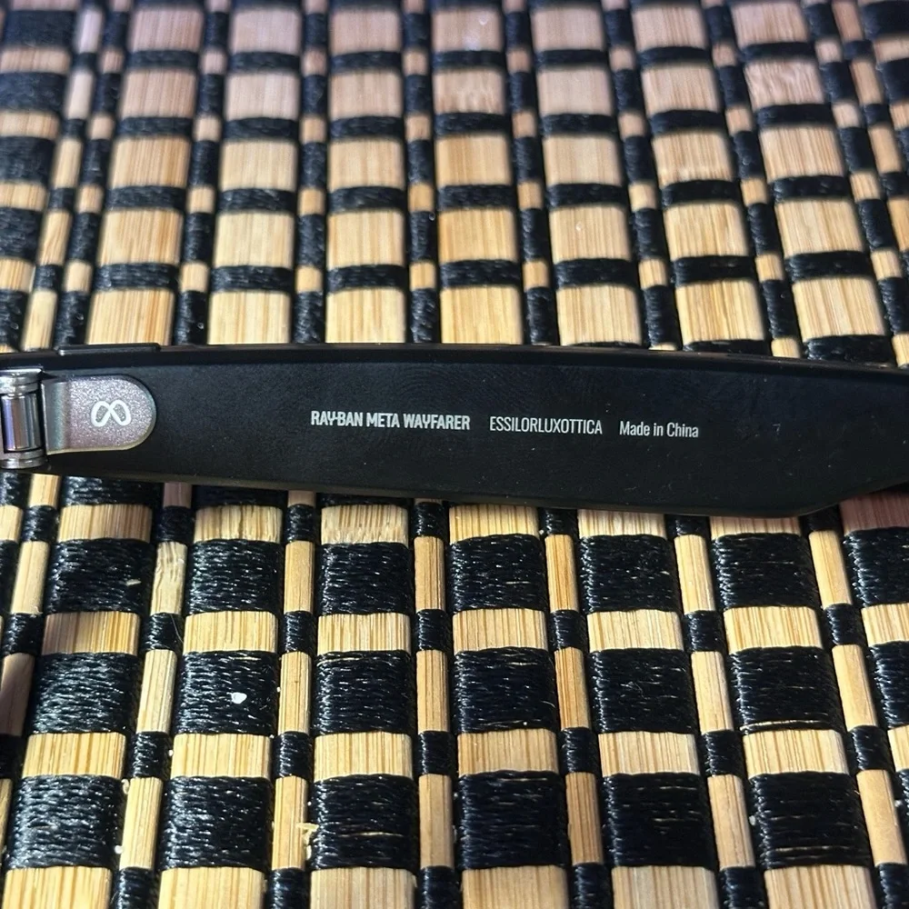 Meta Ray-Ban Wayfarer in Box